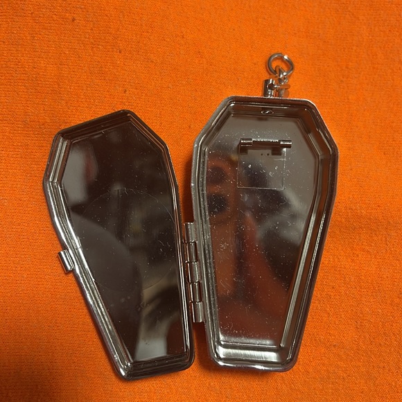 Supreme Keychain - Picture 3 of 4